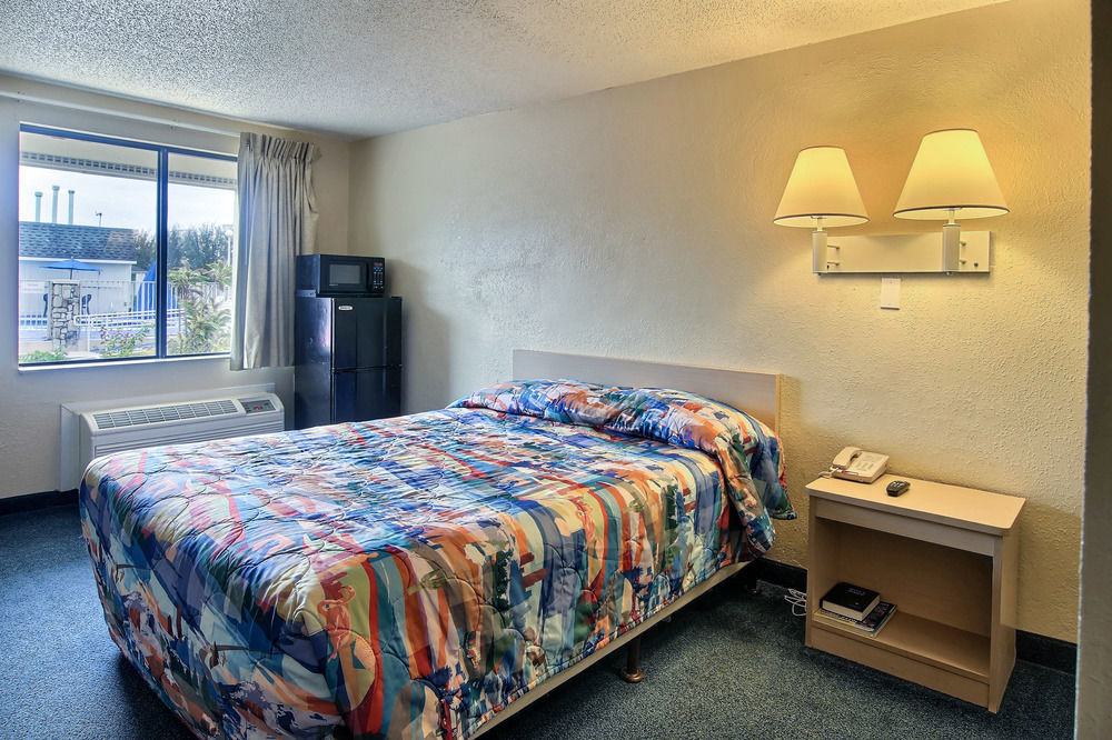 Motel 6 Palm Bay Luaran gambar